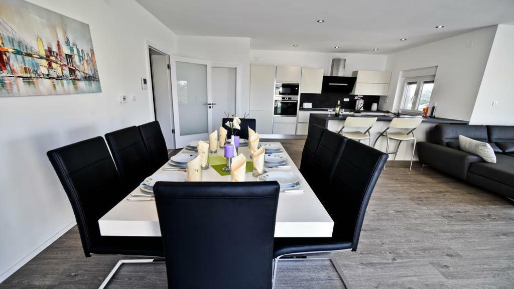 Jela Ferienhaus *